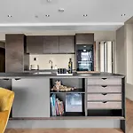 Luxury Downtown With Private Jacuzzi 아파트 트롬쇠