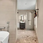 아파트 Luxury Downtown With Private Jacuzzi