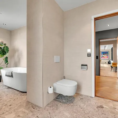 Luxury Downtown Apartment With Private Jacuzzi Tromsø