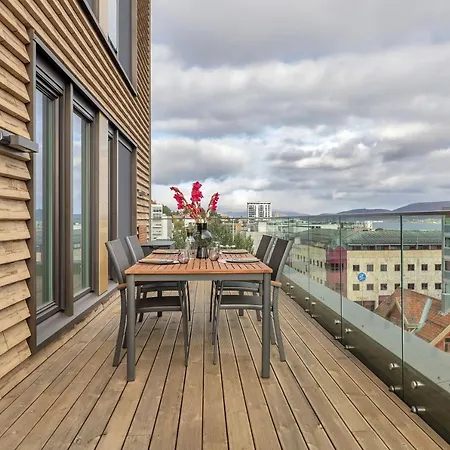 Luxury Downtown With Private Jacuzzi Tromsø