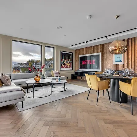 Luxury Downtown Apartment With Private Jacuzzi 特罗姆瑟