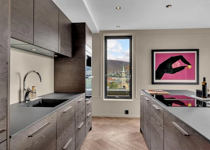 Luxury Downtown With Private Jacuzzi Apartamento Tromsø