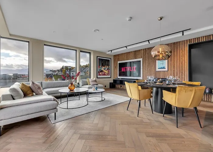 Luxury Downtown With Private Jacuzzi Tromsø